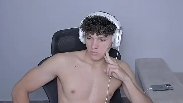 laurent nova online show from October 2, 9:44 pm