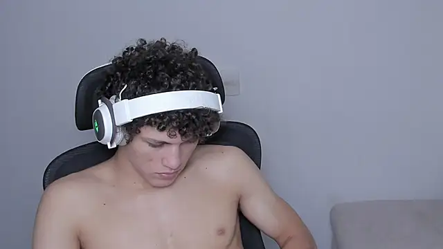 laurent nova online show from October 11, 7:07 am