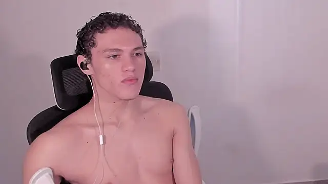 laurent nova online show from April 26, 12:36 pm