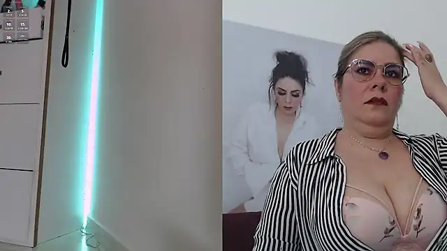 zehra sanem online show from February 24, 9:41 pm