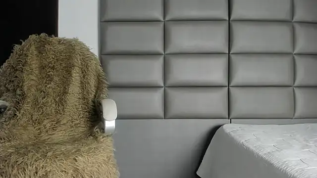 dereksmith2 online show from February 4, 9:41 pm