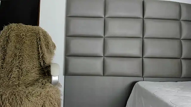 dereksmith2 online show from February 21, 10:37 pm