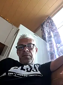 Snapshot of Picolo4111 chatting on September 18, 4:20 pm Picolo4111 online show from September 18, 4:20 pm