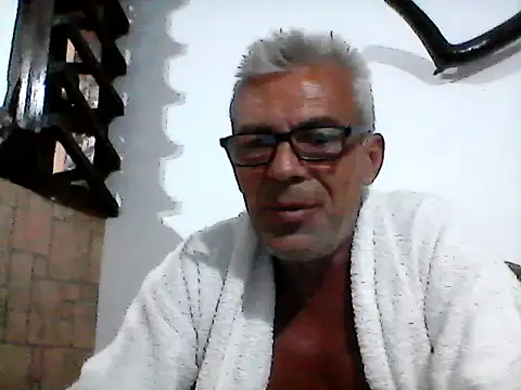 Snapshot of Picolo4111 chatting on September 22, 7:49 pm Picolo4111 online show from September 22, 7:49 pm