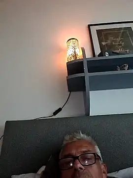 Snapshot of Picolo4111 chatting on September 25, 12:09 pm Picolo4111 online show from September 25, 12:09 pm