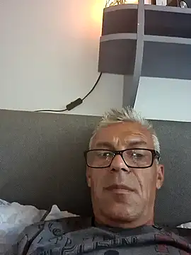 Snapshot of Picolo4111 chatting on September 26, 6:12 pm Picolo4111 online show from September 26, 6:12 pm