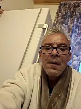 Snapshot of Picolo4111 chatting on October 5, 5:39 am Picolo4111 online show from October 5, 5:39 am