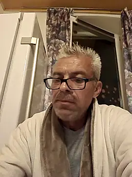 Snapshot of Picolo4111 chatting on October 5, 5:44 pm Picolo4111 online show from October 5, 5:44 pm