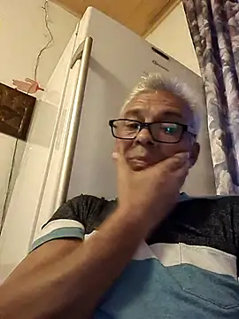 Snapshot of Picolo4111 chatting on October 7, 4:37 pm Picolo4111 online show from October 7, 4:37 pm