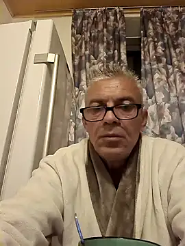 Snapshot of Picolo4111 chatting on October 12, 3:38 am Picolo4111 online show from October 12, 3:38 am