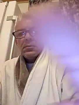 Snapshot of Picolo4111 chatting on October 15, 2:33 am Picolo4111 online show from October 15, 2:33 am