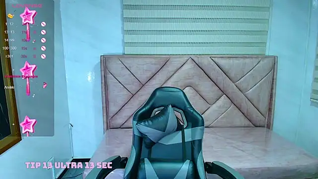 Snapshot of Dakotha_v_ chatting on February 13, 3:29 am Dakotha v online show from February 13, 3:29 am