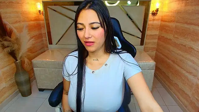 Dakotha v  online show from December 16, 3:33 am