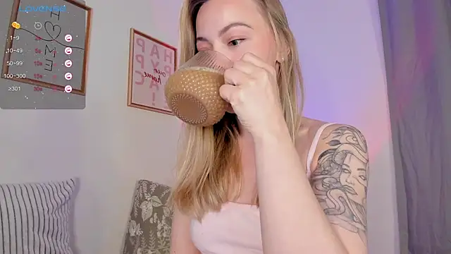 damn cutie online show from October 17, 4:53 pm