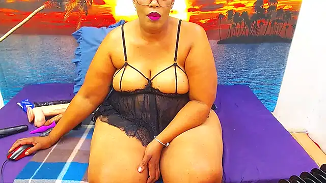 Brookylynbrownxx online show from June 7, 8:34 pm