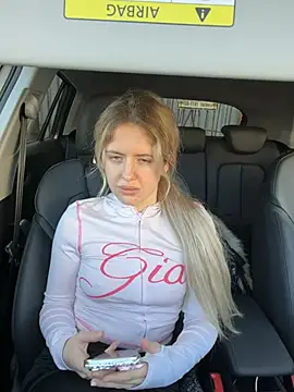 Holly-Glamour online show from April 22, 6:27 am