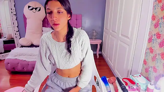 Snapshot of Iris_Stone_ chatting on January 10, 5:24 pm Iris Stone online show from January 10, 5:24 pm