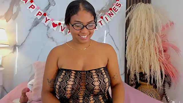 Snapshot of belacampbell chatting on February 14, 12:19 am belacampbell online show from February 14, 12:19 am