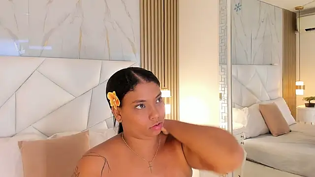 Snapshot of belacampbell chatting on June 2, 5:53 am belacampbell online show from June 2, 5:53 am