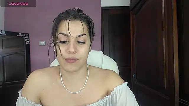 Luciana Ortiz1 online show from February 28, 3:48 pm