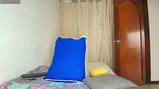 Luciana Ortiz1 online show from April 20, 12:41 pm