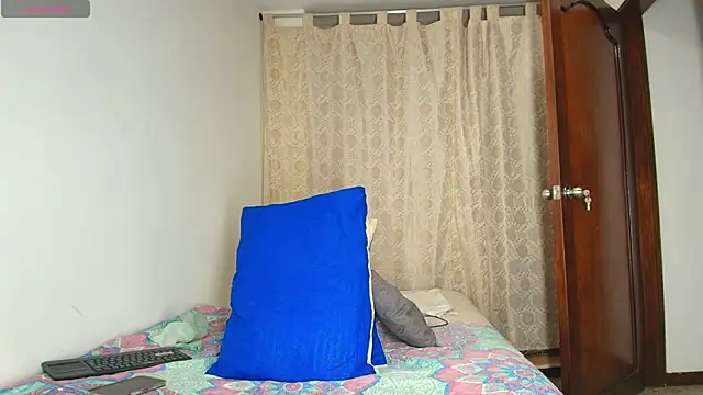 Luciana Ortiz1 online show from April 21, 3:02 am