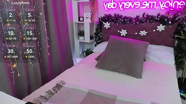 FeralPeach online show from January 4, 10:38 am