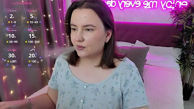 FeralPeach online show from December 21, 7:59 am