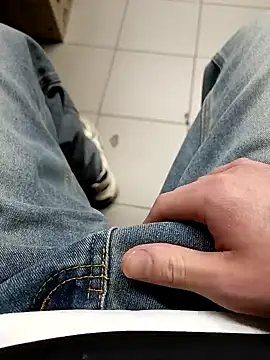 Snapshot of dorin1937 chatting on January 27, 2:35 pm dorin1937 online show from January 27, 2:35 pm