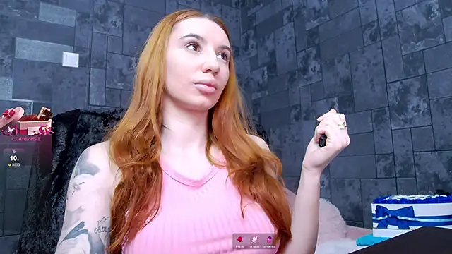 BrianaBratty online show from December 4, 5:05 am