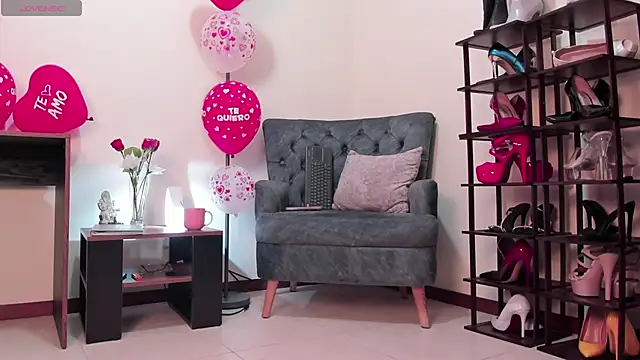 Snapshot of missmabelle chatting on February 16, 3:04 am missmabelle online show from February 16, 3:04 am
