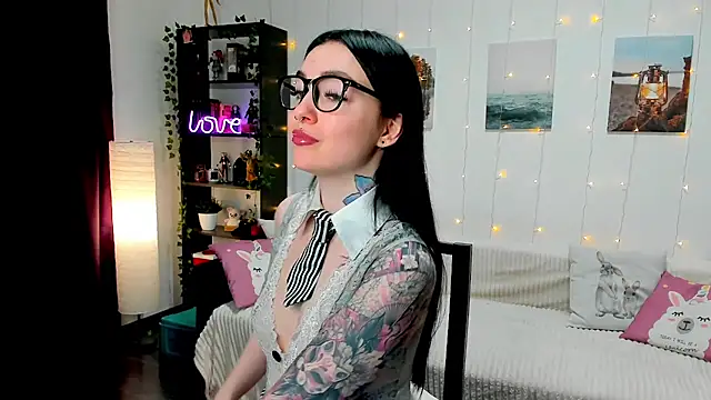 Magic Allie online show from February 19, 8:20 pm