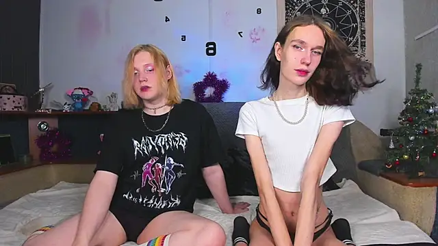 Snapshot of Calvin_and_Kevin chatting on December 31, 9:10 am Calvin and Kevin online show from December 31, 9:10 am