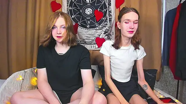 Snapshot of Calvin_and_Kevin chatting on February 18, 11:33 am Calvin and Kevin online show from February 18, 11:33 am