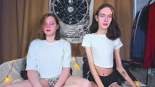 Snapshot of Calvin_and_Kevin chatting on March 18, 8:25 am Calvin and Kevin online show from March 18, 8:25 am