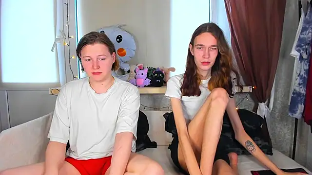 Snapshot of Calvin_and_Kevin chatting on October 17, 4:48 am Calvin and Kevin online show from October 17, 4:48 am