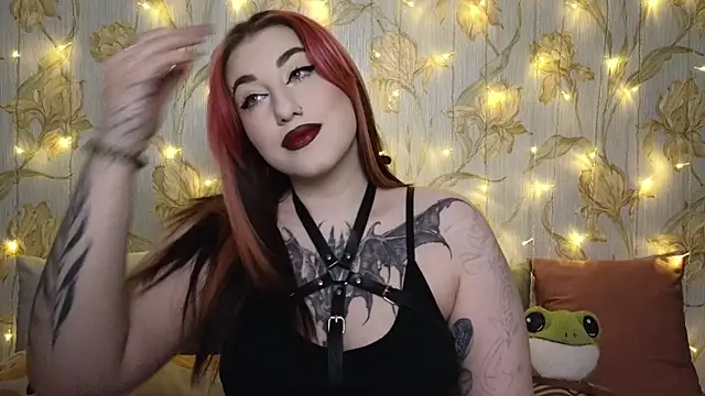 Kimpossible1 online show from January 13, 11:30 am