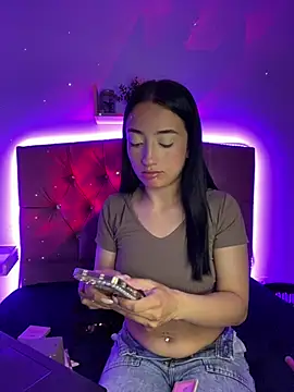 Ady 18 online show from February 7, 6:02 pm