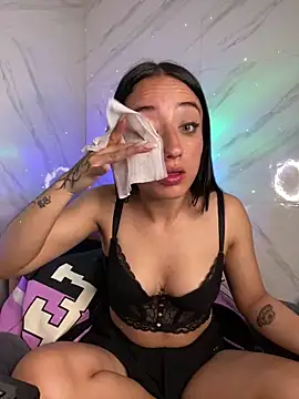 Ady 18 online show from February 8, 1:11 pm