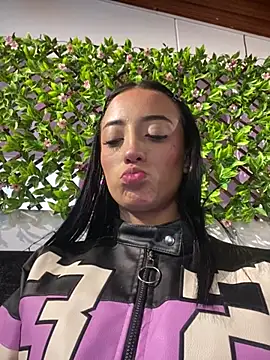 Ady 18 online show from February 25, 9:46 pm