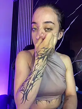 Ady 18 online show from November 7, 7:14 pm