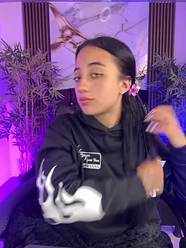 Ady 18 online show from February 11, 9:31 pm