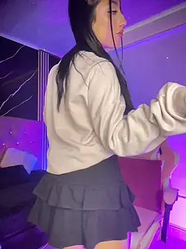 Ady 18 online show from April 10, 5:28 pm