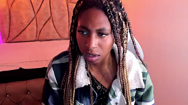 Queen perla  online show from January 15, 7:44 pm