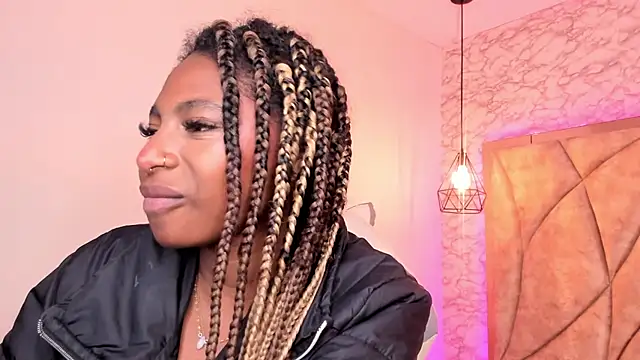 Queen perla  online show from January 23, 3:54 pm