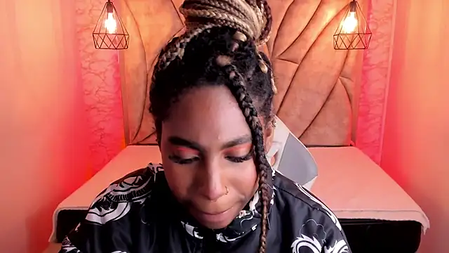 Queen perla  online show from February 14, 7:33 pm