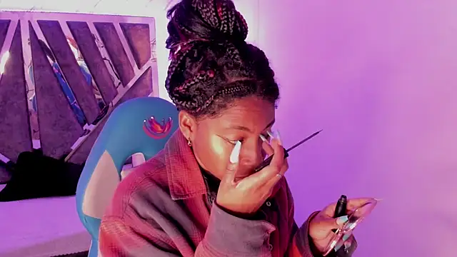 Queen perla  online show from September 19, 12:50 pm