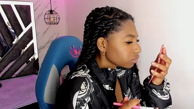 Queen perla  online show from October 26, 12:33 pm