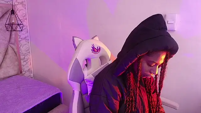 Queen perla  online show from November 24, 11:43 am