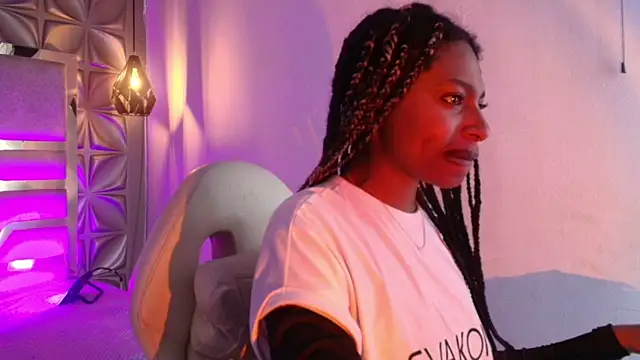 Queen perla  online show from February 4, 6:47 pm